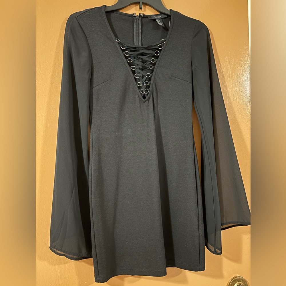 Black dress from forever 21 long sleeves